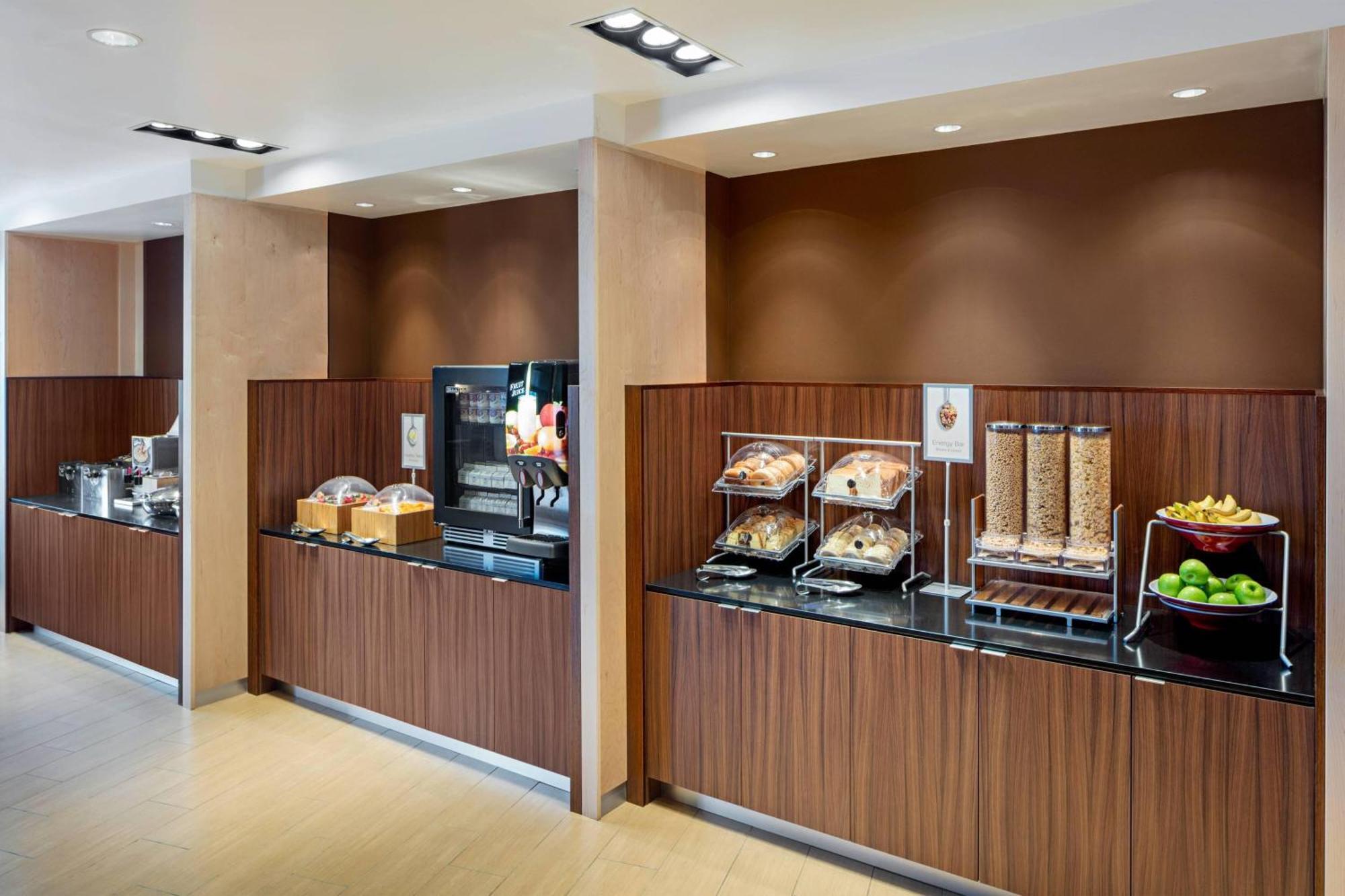 Hotel Fairfield & By Marriott 4*