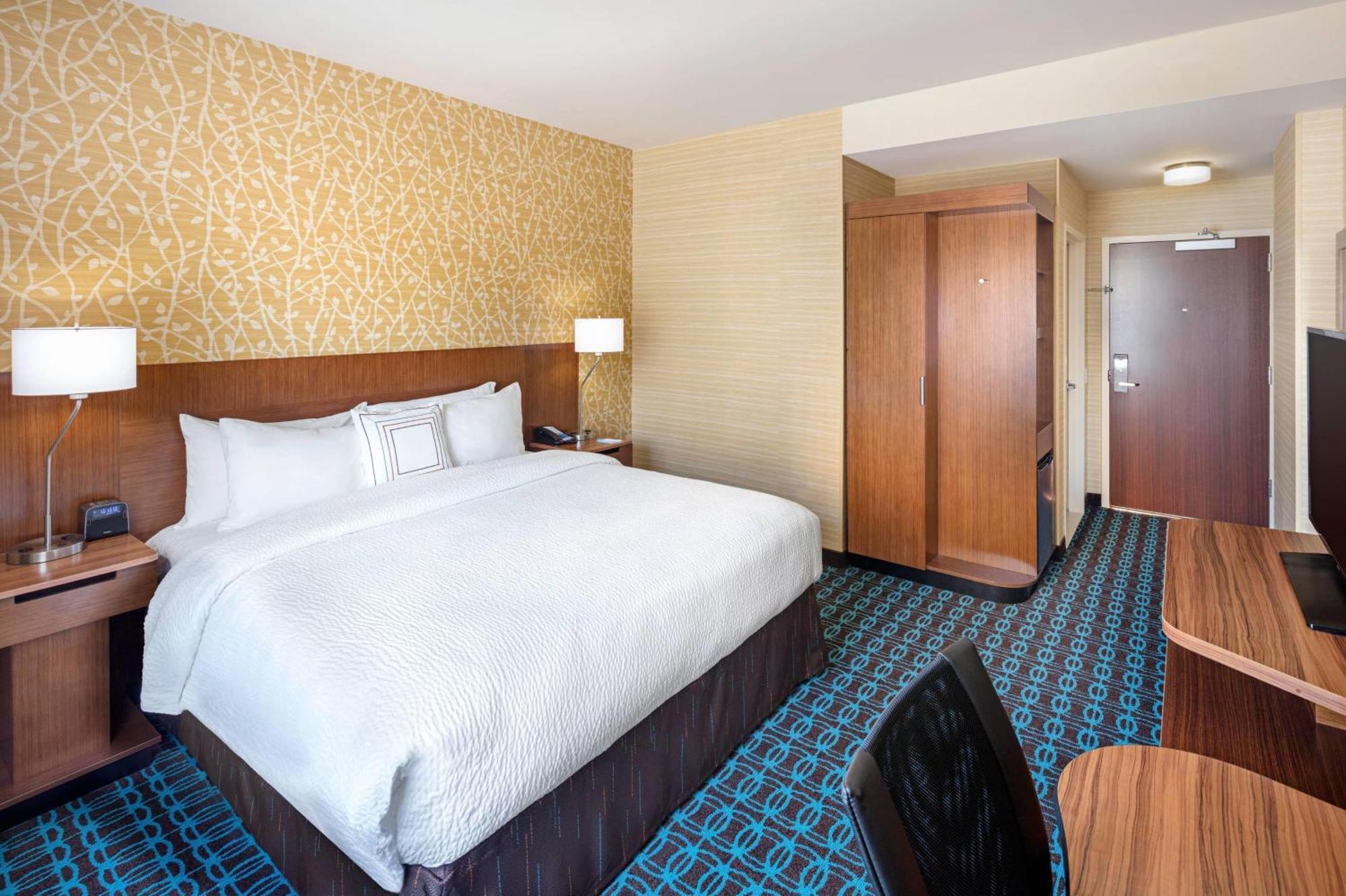 Fairfield & By Marriott